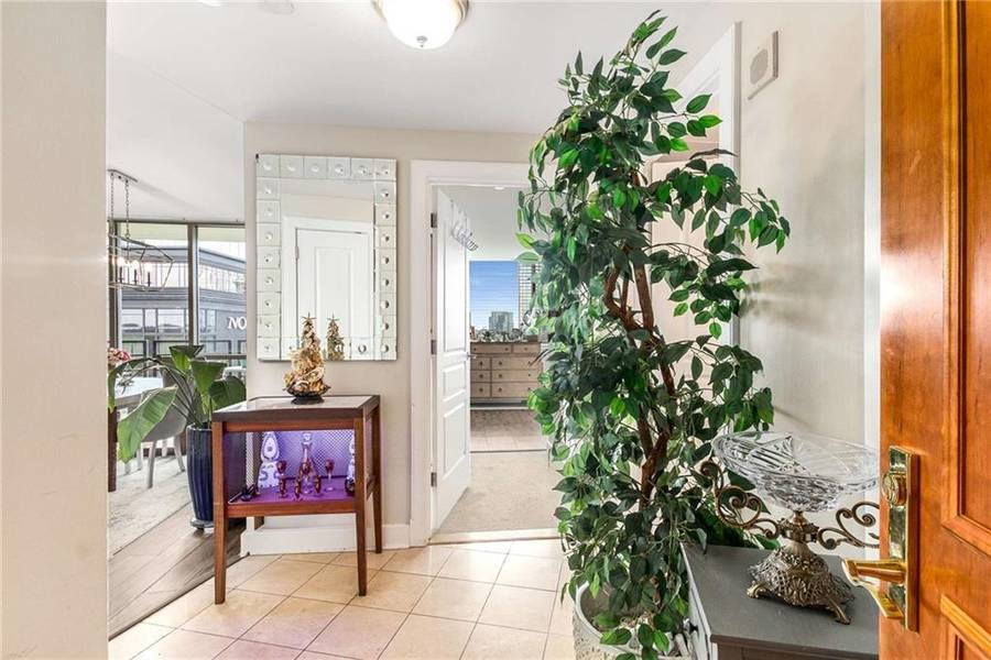 700 Park Regency PL NE #1603, Atlanta, GA 30326