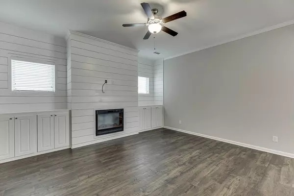 Flowery Branch, GA 30542,5404 Falling Branch CT