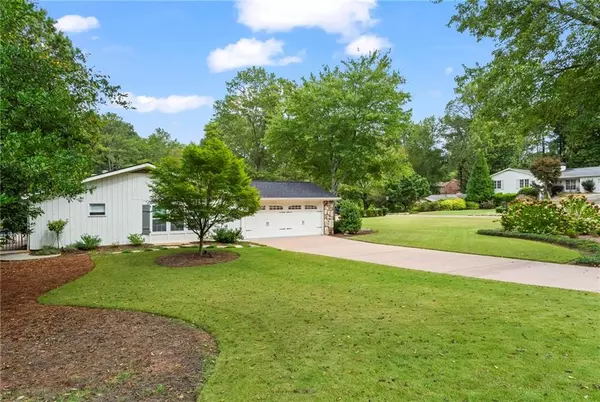 Marietta, GA 30068,815 Fairfield DR