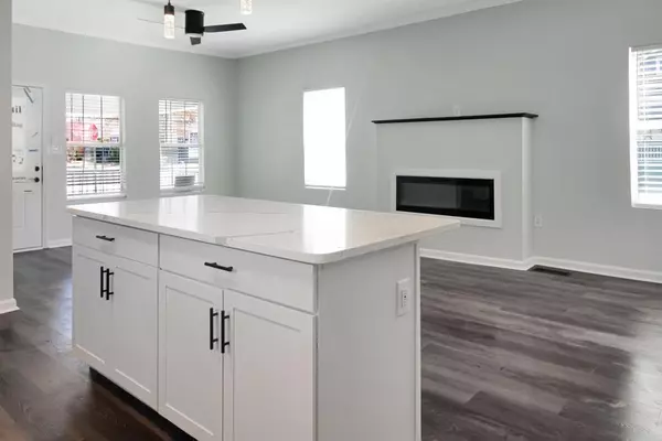 Atlanta, GA 30344,3087 Semmes ST