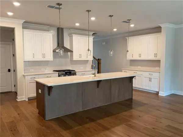 Alpharetta, GA 30022,419 Duncan Dene DR #140