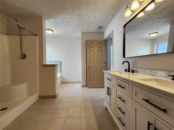 Lawrenceville, GA 30046,424 VILLAGE BLUFF DR