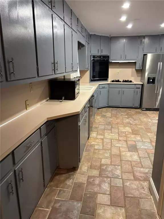 Lilburn, GA 30047,4082 Stonemont DR SW