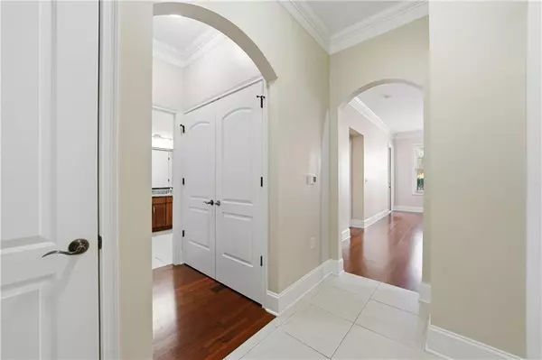 Atlanta, GA 30339,3621 Vinings Slope SE #2115