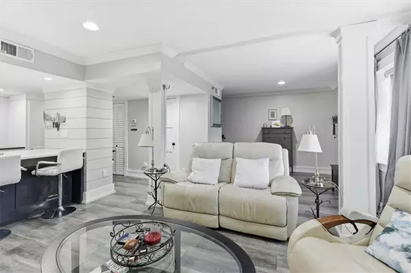 Atlanta, GA 30305,2855 PEACHTREE RD NE #124