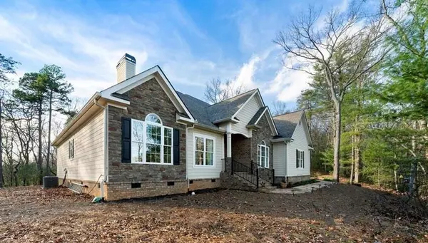 140 Robert DR, Ellijay, GA 30536