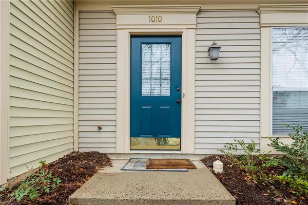 Atlanta, GA 30350,1010 Wedgewood WAY