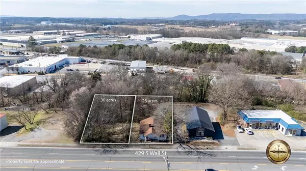 429 S Wall ST, Calhoun, GA 30701