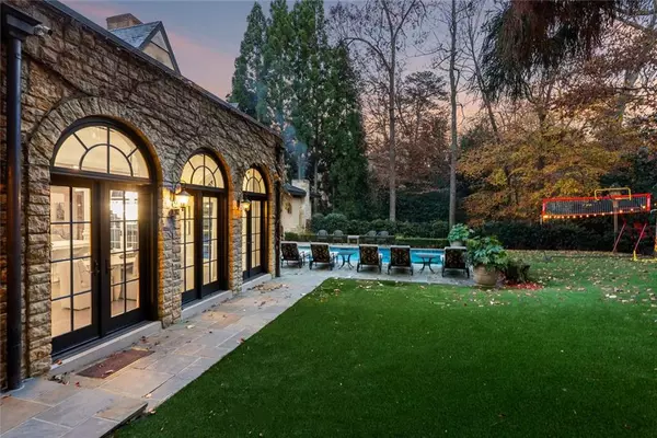 Atlanta, GA 30327,675 W Paces Ferry RD NW #13