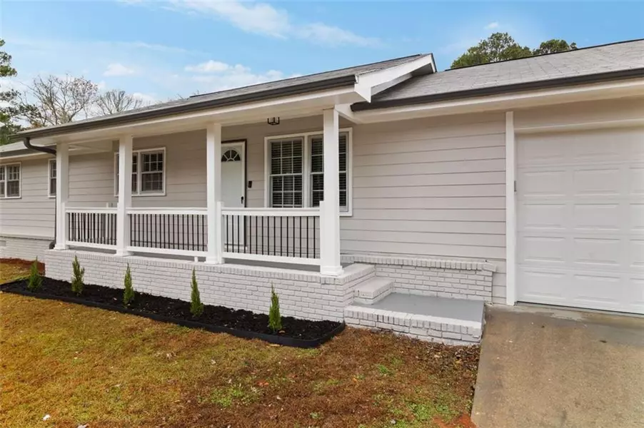 6896 LAURELWOOD DR, Douglasville, GA 30135