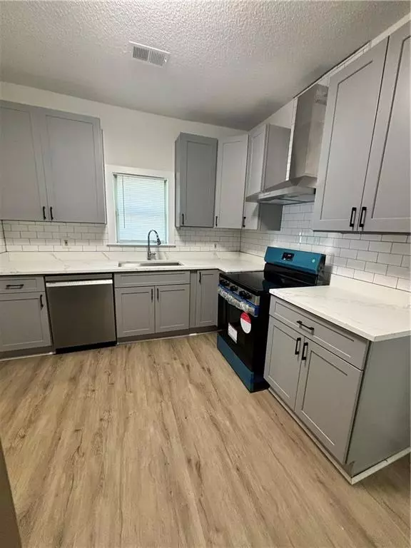 Macon, GA 31206,578 Robert Henry