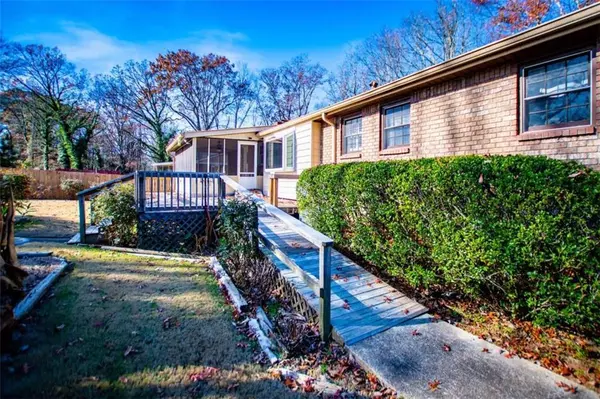 Douglasville, GA 30135,5781 Macedin DR