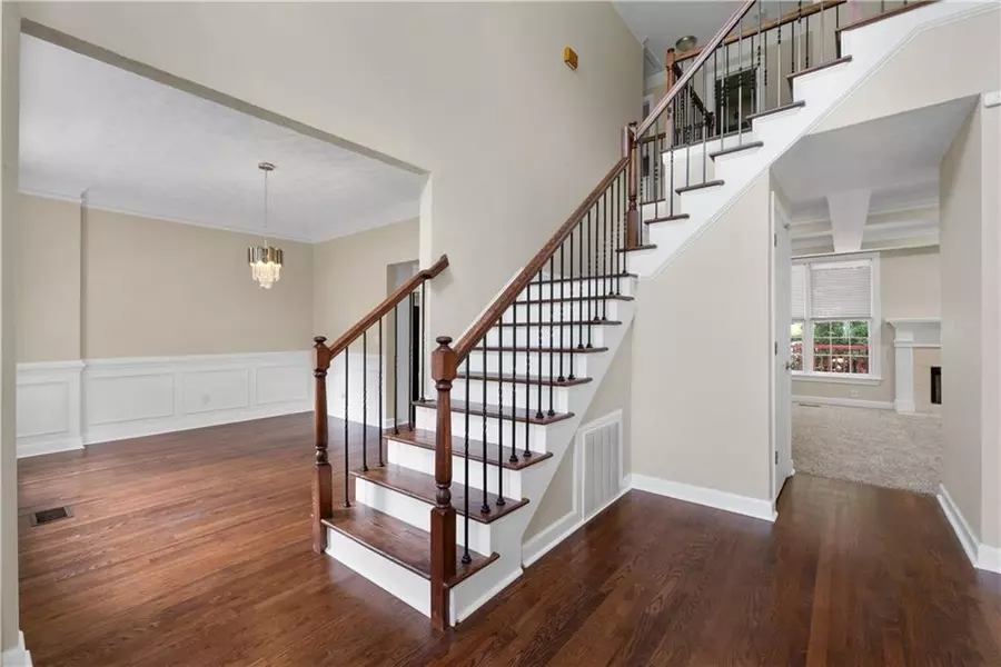 1811 Lake Cove DR SW, Atlanta, GA 30331