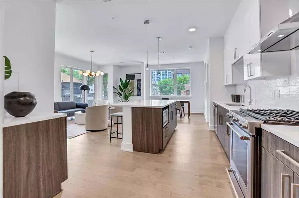 Atlanta, GA 30308,775 Juniper ST NE #327