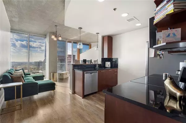 Atlanta, GA 30326,3324 Peachtree RD NE #2208