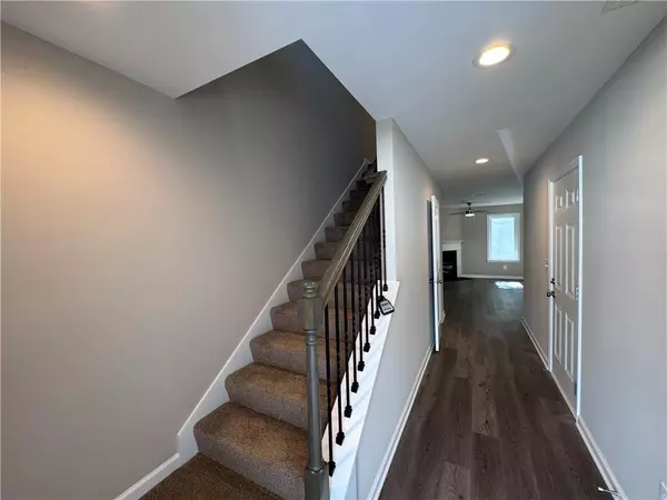 307 Legacy LN #10, Calhoun, GA 30701