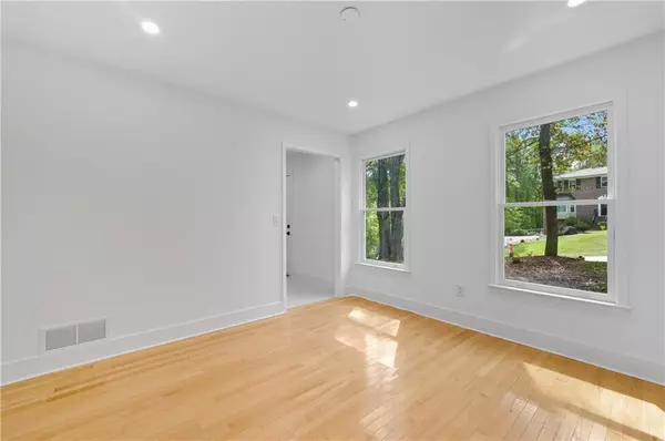 Mableton, GA 30126,51 Queen Anne