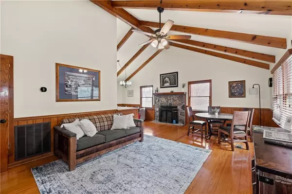 Ellijay, GA 30536,986 Mountain Oak RD