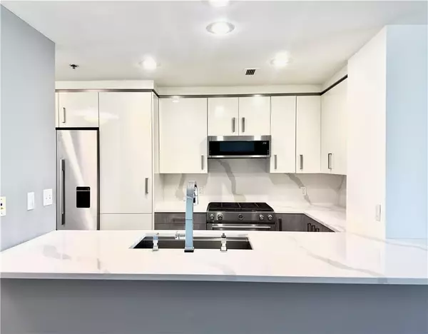 Atlanta, GA 30326,3338 Peachtree RD NE #2505