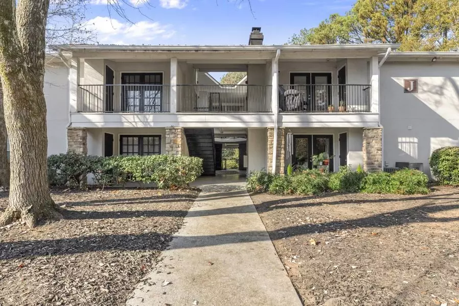 1150 Collier RD NW #J18, Atlanta, GA 30318