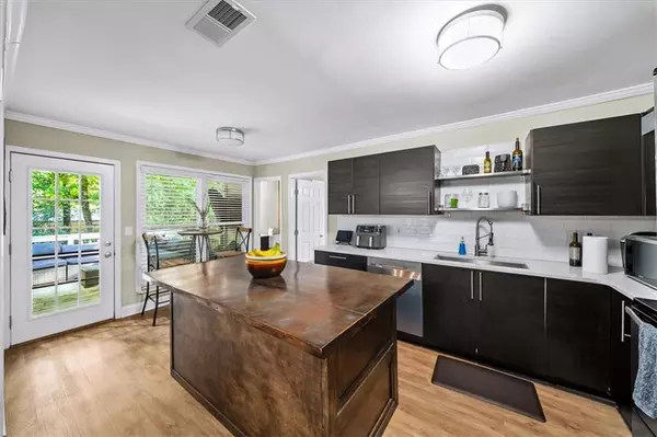 Roswell, GA 30075,1195 Minhinette DR #J