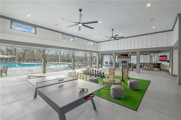 Hoschton, GA 30548,713 Crystal Lake Pkwy