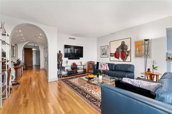 Atlanta, GA 30305,2660 Peachtree RD NW #9G