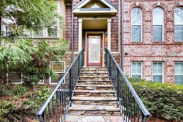 13 High Top RD, Sandy Springs, GA 30328