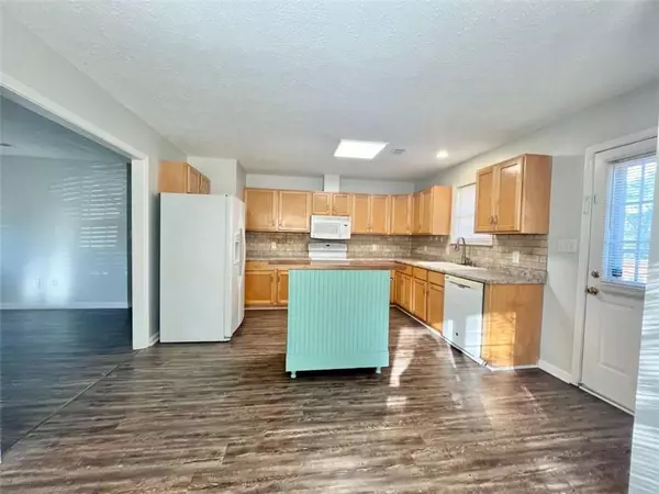 Commerce, GA 30529,233 Hawks Nest RD