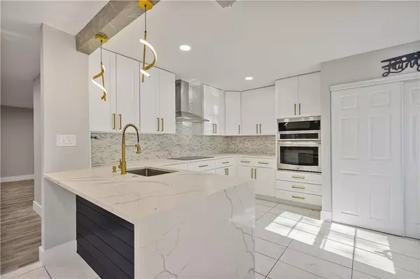 330 Winding River DR #F, Atlanta, GA 30350