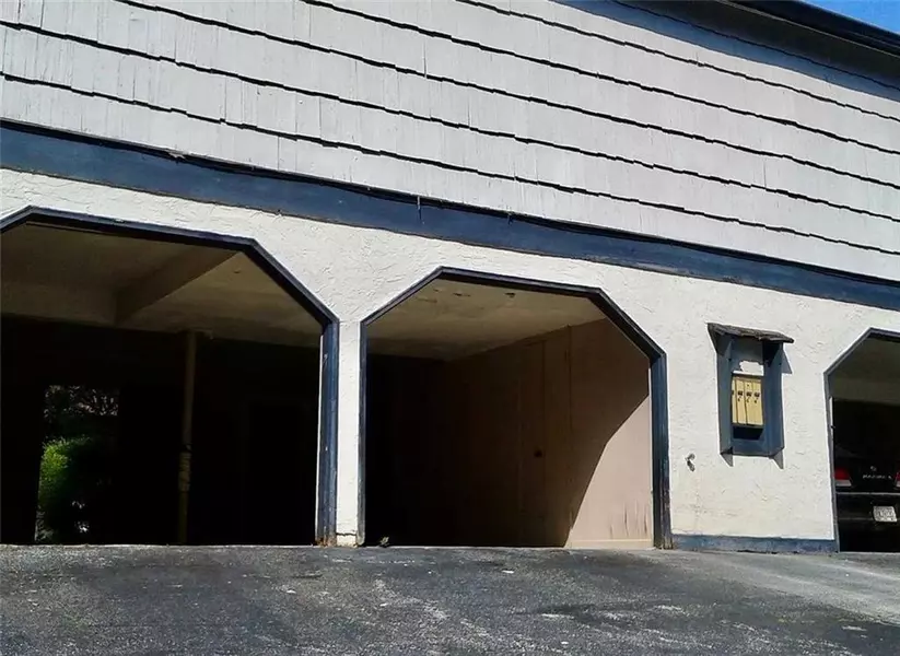 1425 Stone Mill TRCE, Stone Mountain, GA 30083