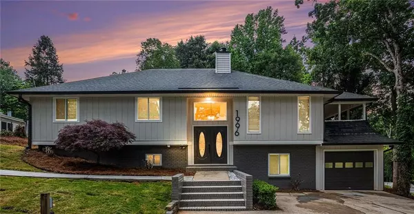 1996 Briarwood DR, Gainesville, GA 30501