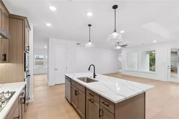 Woodstock, GA 30189,258 Strawberry Lane