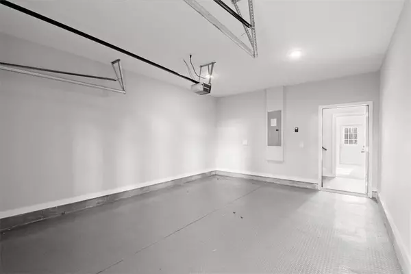 2017 Ocean DR, Atlanta, GA 30318