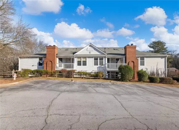 6397 Wedgewood TRCE #E, Tucker, GA 30084