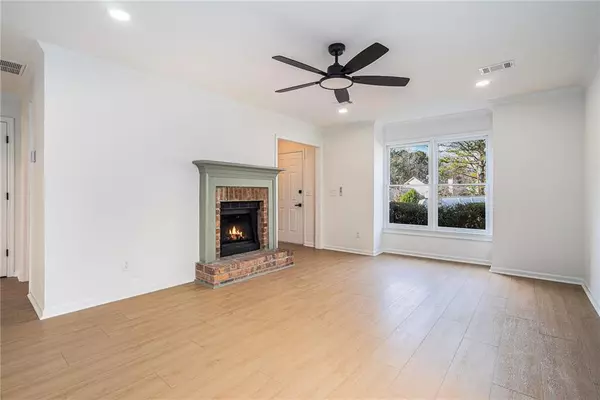 Tucker, GA 30084,227 Triple Oaks DR