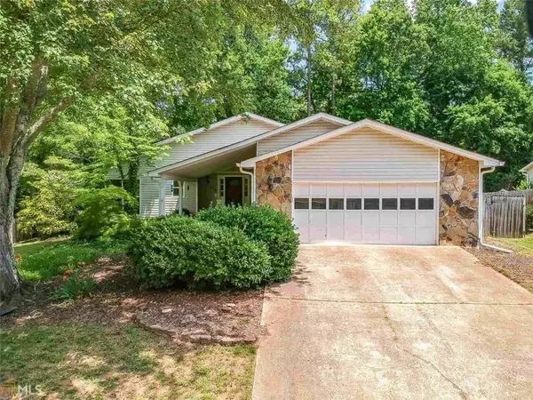 330 Broken Lance PL, Alpharetta, GA 30022