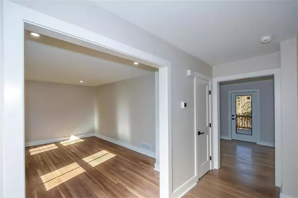 Atlanta, GA 30338,1610 Chateau DR