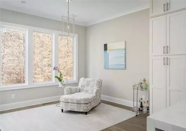 Atlanta, GA 30342,4518 Collins AVE