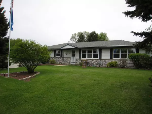 W4935 Paddock DR, Sugar Creek, WI 53121