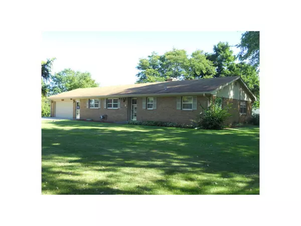 S38W26409 Riverview Dr, Waukesha, WI 53189