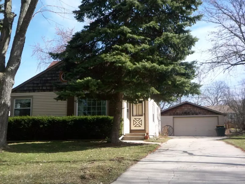 Wauwatosa, WI 53222,4364 Raymir PL