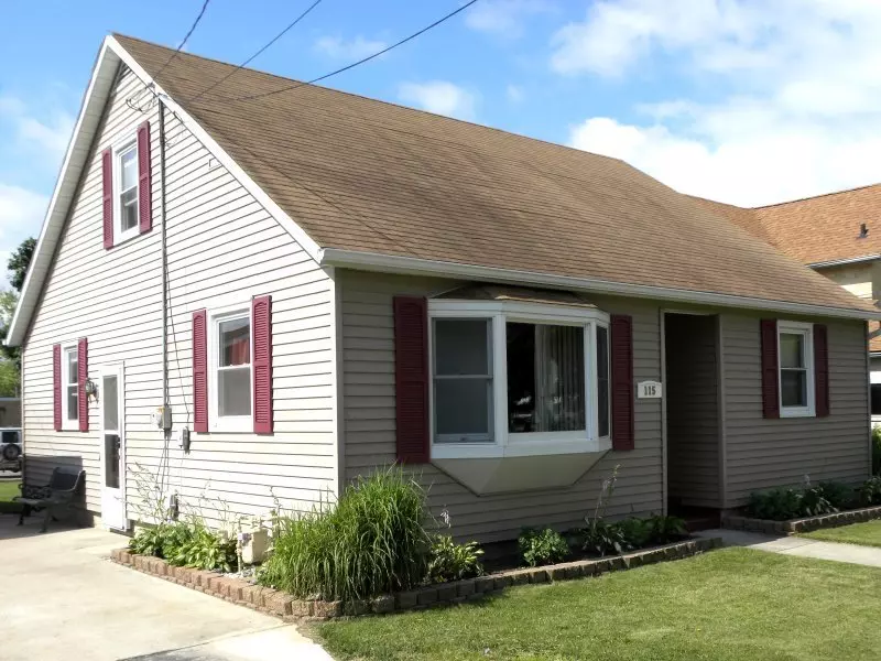 115 Clark St, Watertown, WI 53094