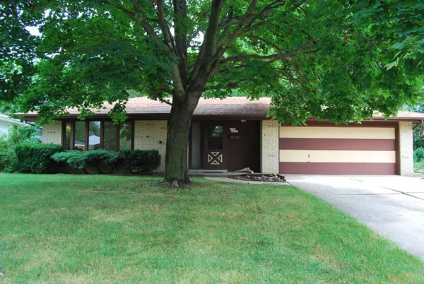 W182N8956 Princeway -, Menomonee Falls, WI 53051