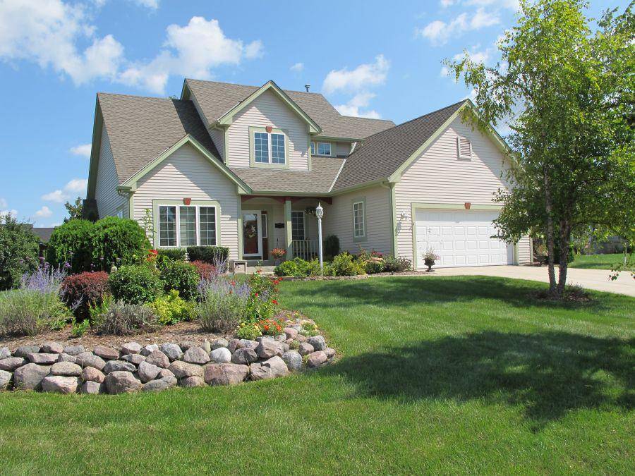 7778 W Lake Pointe Dr, Franklin, WI 53132
