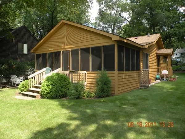 Twin Lakes, WI 53181,207 W Spring Dr