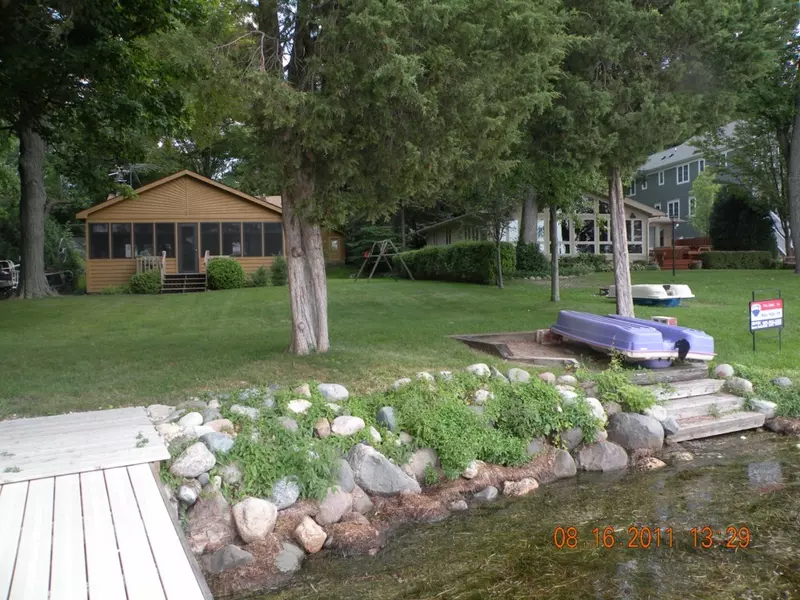 207 W Spring Dr, Twin Lakes, WI 53181