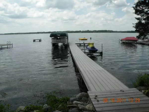 Twin Lakes, WI 53181,207 W Spring Dr