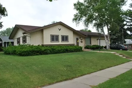 6824 N Burbank Ave, Milwaukee, WI 53224