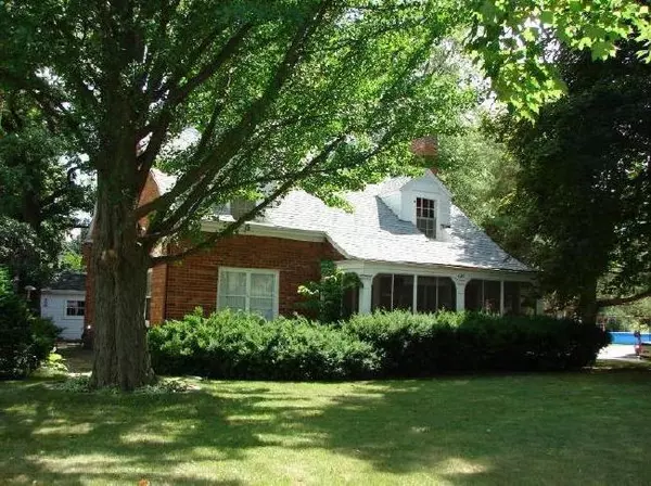 6831 W Howard Ave, Milwaukee, WI 53220